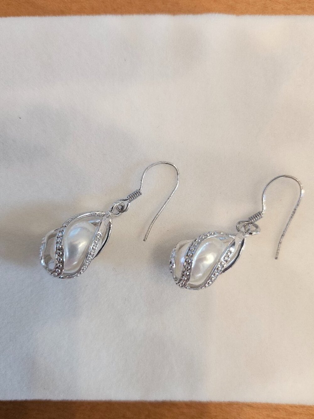Pearl drop earrings - Picture 2 of 2